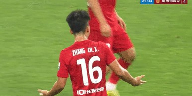 博万体育官方入口-客战2-2平申花，重庆铜梁龙俩19岁小将当家，接下来他该怎么用